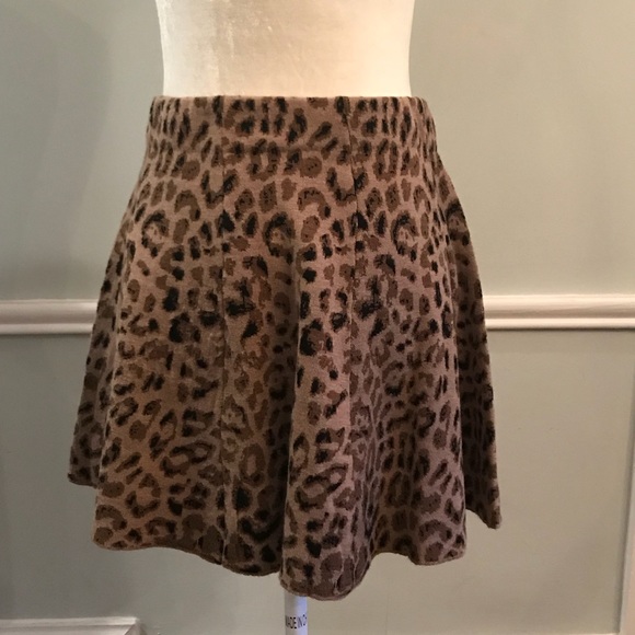 Leopard print sweater skirt size M - Picture 1 of 2